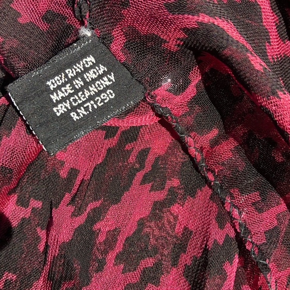 Pink Houndstooth Scarf | All That Glitters - Picture 4 of 7